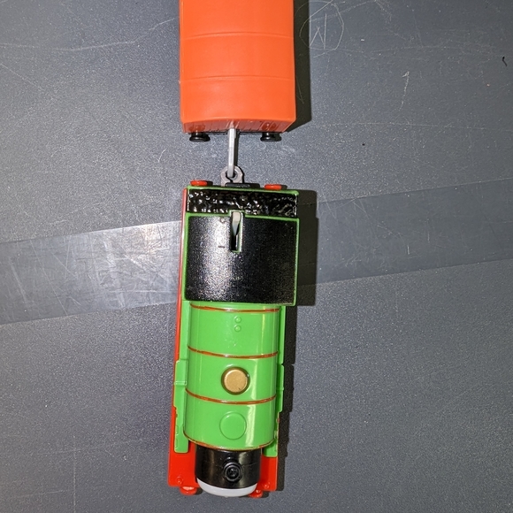 Thomas & Friends Trackmaster 2013 Percy + Mail Car - Picture 3 of 5